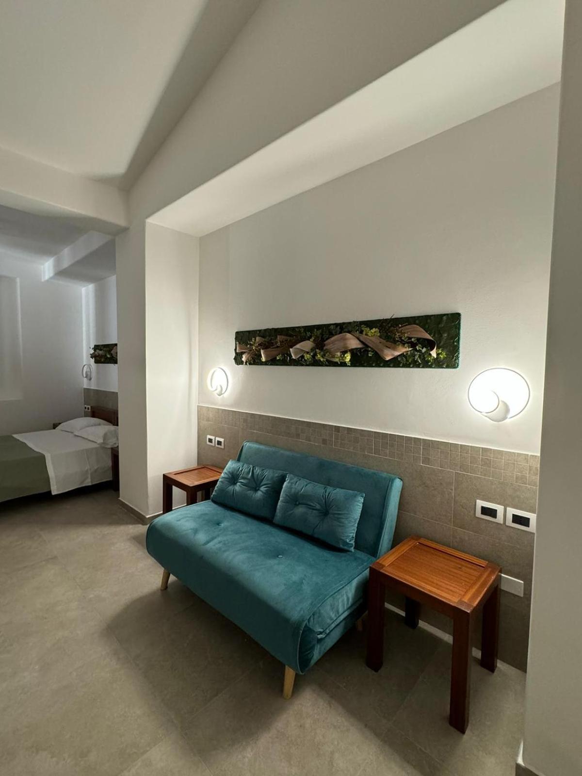 Hotel Petit 3*